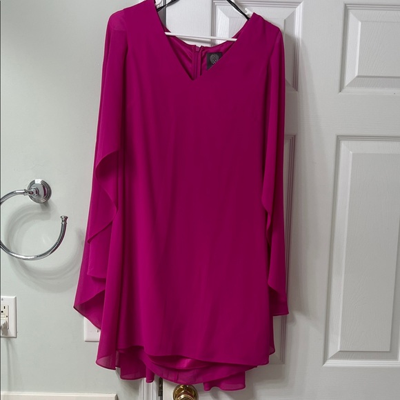 Vince Camuto Magenta Cape Back Float Cocktail Dress Size 4 - Picture 2 of 9